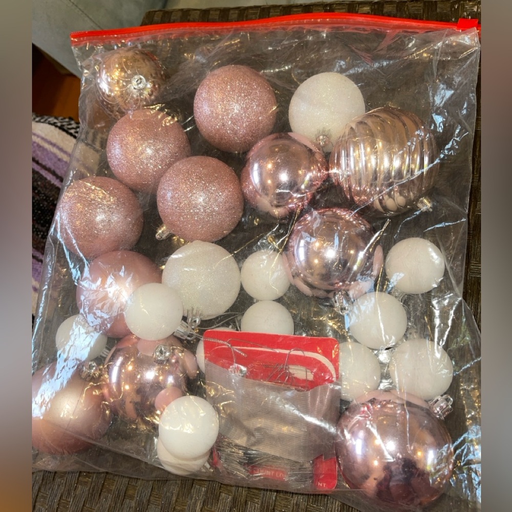 Assorted Pink & White Ornaments w/hooks
